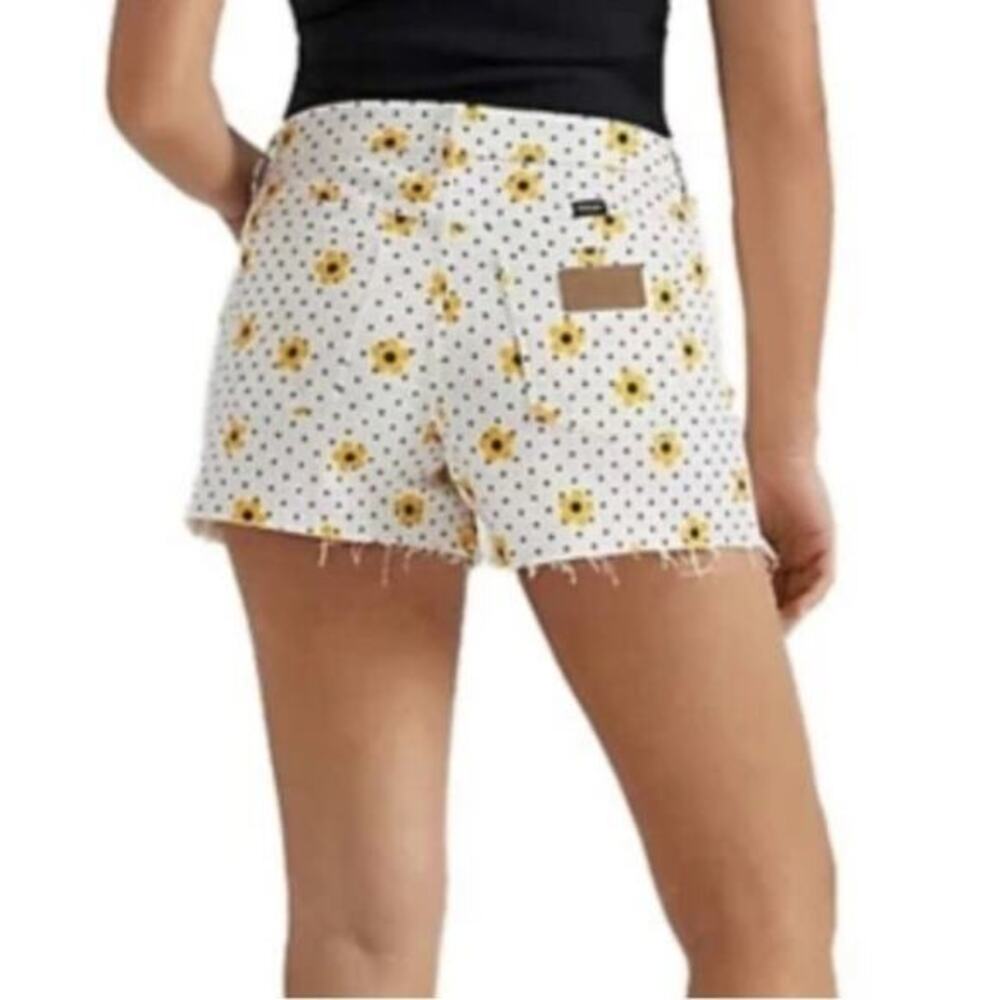 NEW WRANGLER WHITE DAISY FLOWER CUT OFF MID RISE DENIM JEAN SHORTS SZ 24